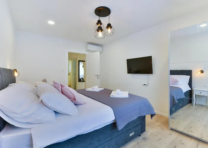 Zara Lumina Apartment